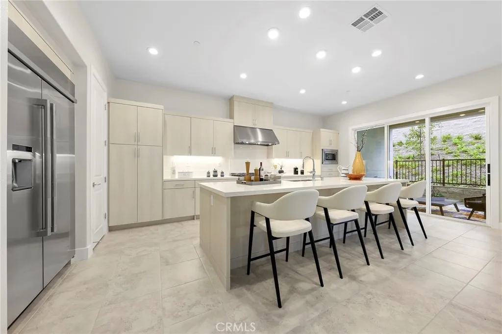 200 Sierra Madre, Lake Forest, California 92630 home-pic-6
