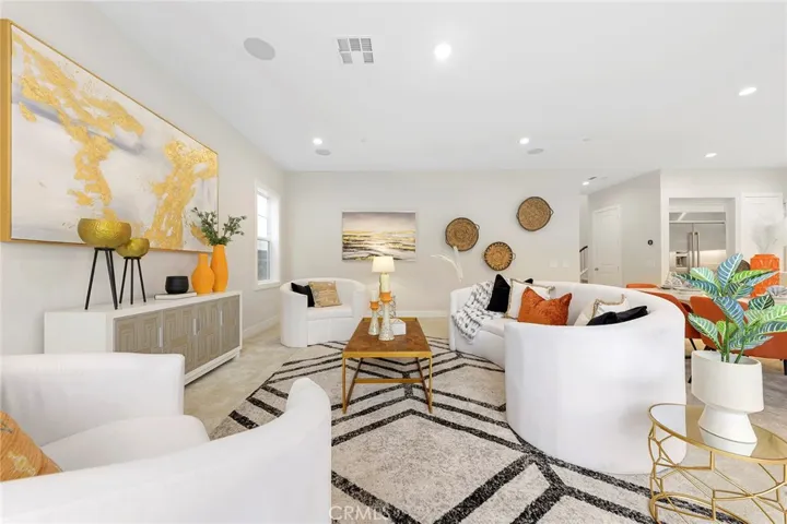 200 Sierra Madre, Lake Forest, California 92630