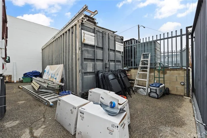 2110 Kenmere Avenue, Burbank, California 91504