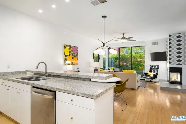 665 E Arenas Road, Palm Springs, California 92262
