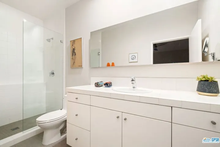 En-suite Guest Bath
