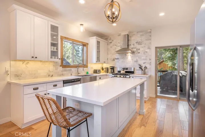 863 Conklin Road, Big Bear Lake, California 92315