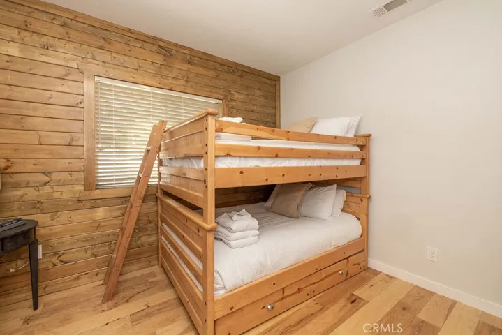 863 Conklin Road, Big Bear Lake, California 92315