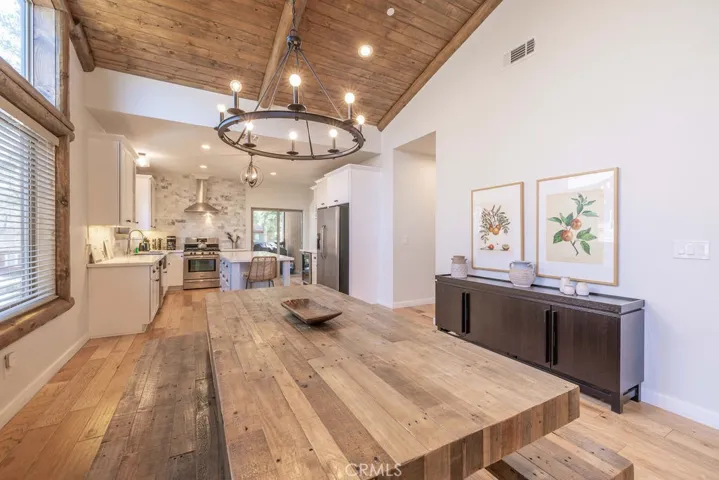 863 Conklin Road, Big Bear Lake, California 92315