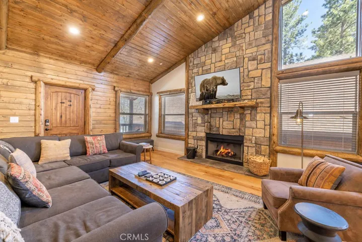 863 Conklin Road, Big Bear Lake, California 92315
