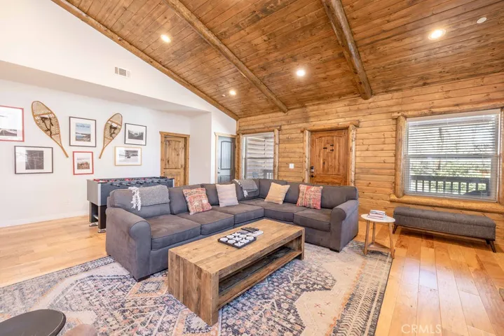 863 Conklin Road, Big Bear Lake, California 92315
