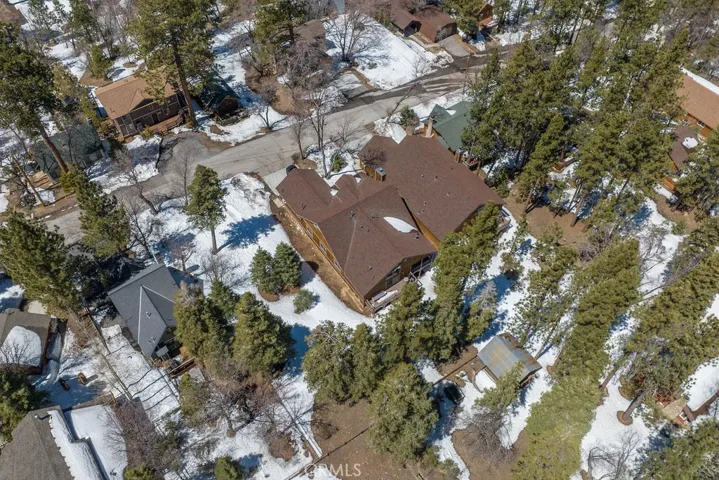 863 Conklin Road, Big Bear Lake, California 92315