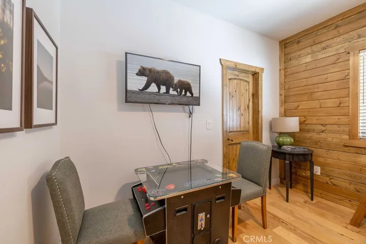 863 Conklin Road, Big Bear Lake, California 92315