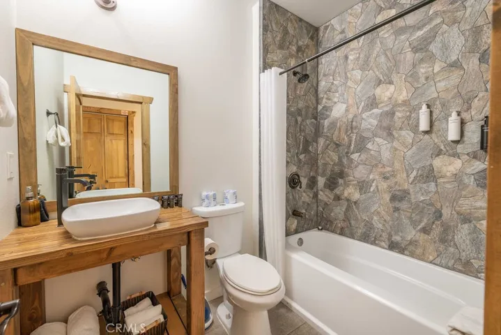 863 Conklin Road, Big Bear Lake, California 92315