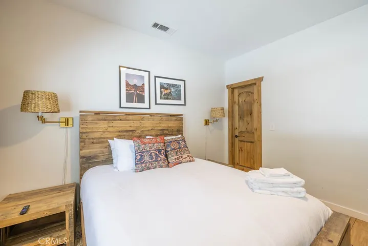 863 Conklin Road, Big Bear Lake, California 92315