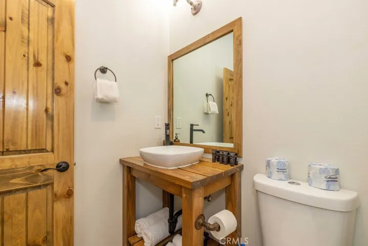 863 Conklin Road, Big Bear Lake, California 92315