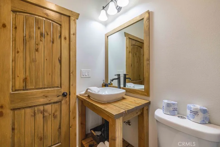 863 Conklin Road, Big Bear Lake, California 92315