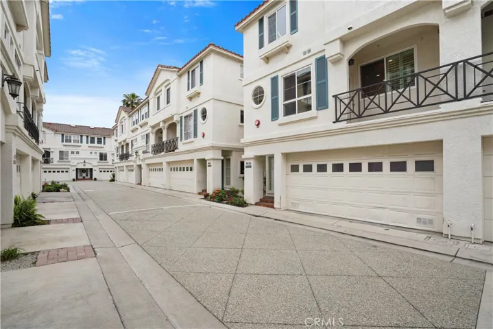 5439 Marine Avenue, Hawthorne, California 90260