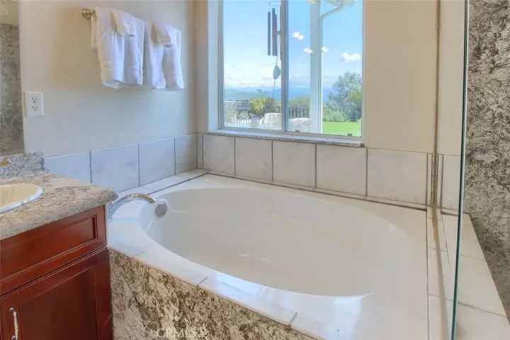 30133 Longview Lane E, Coarsegold, California 93614
