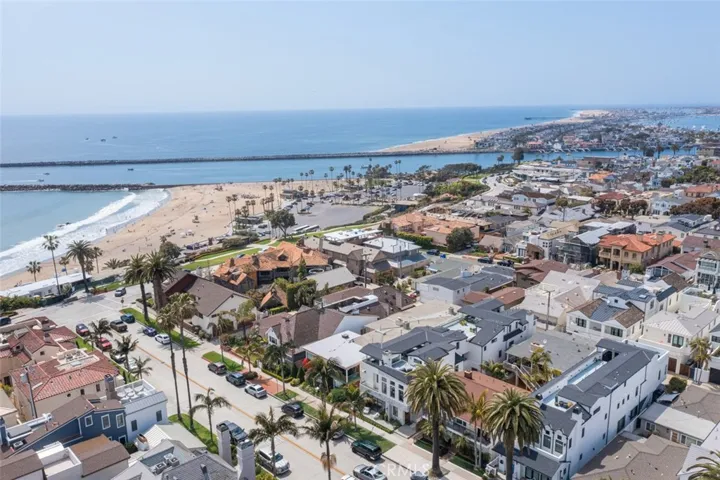 217 1/2 Marguerite, Corona Del Mar, California 92625