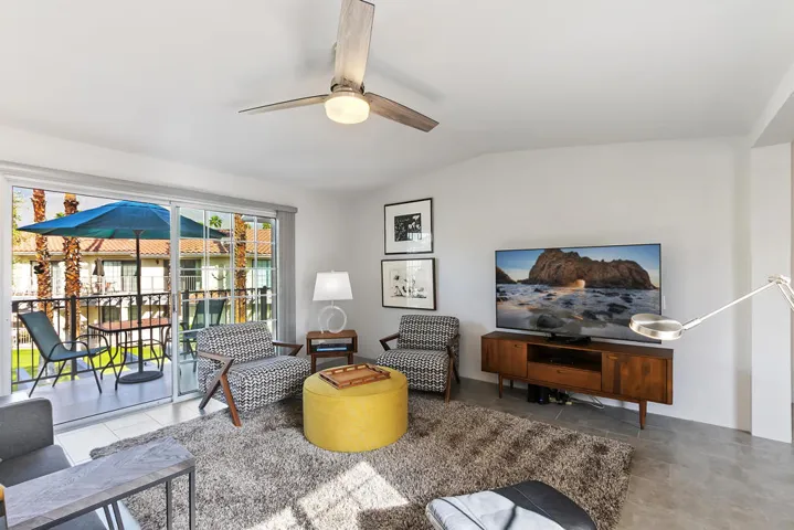 005_Living Room