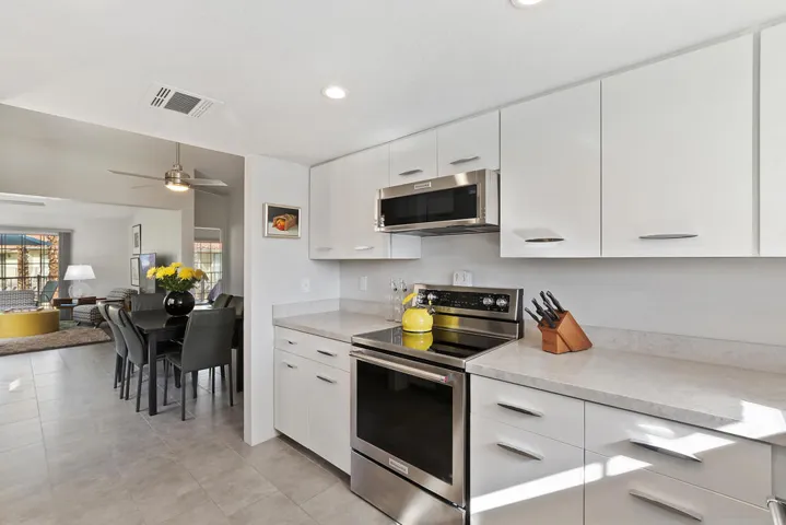 012_Kitchen