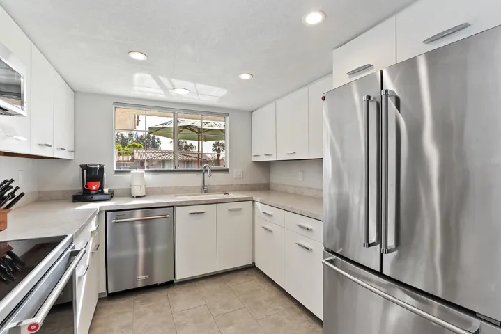 011_Kitchen