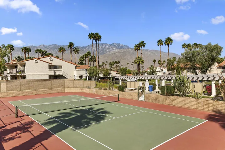 035_Tennis courts