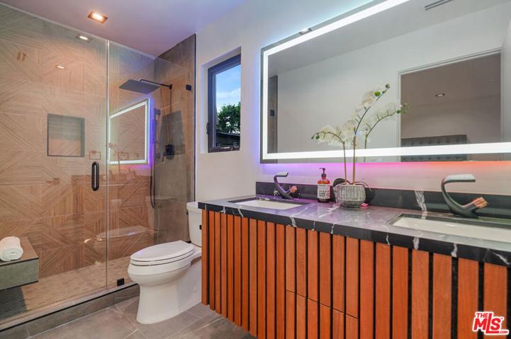 11256 -11254 Valley Spring Lane, Studio City, California 91602
