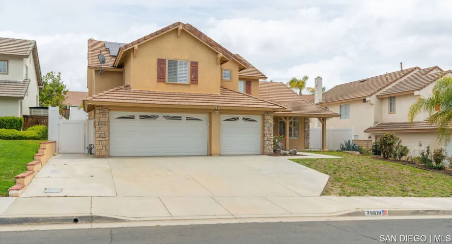 39810 Spinning Wheel Dr, Murrieta, California 92562