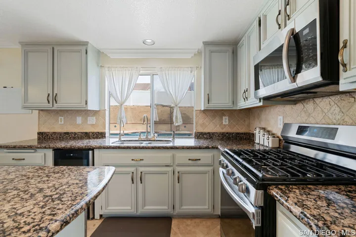 39810 Spinning Wheel Dr, Murrieta, California 92562