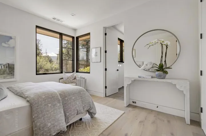 851 Manor Way, Los Altos, California 94024