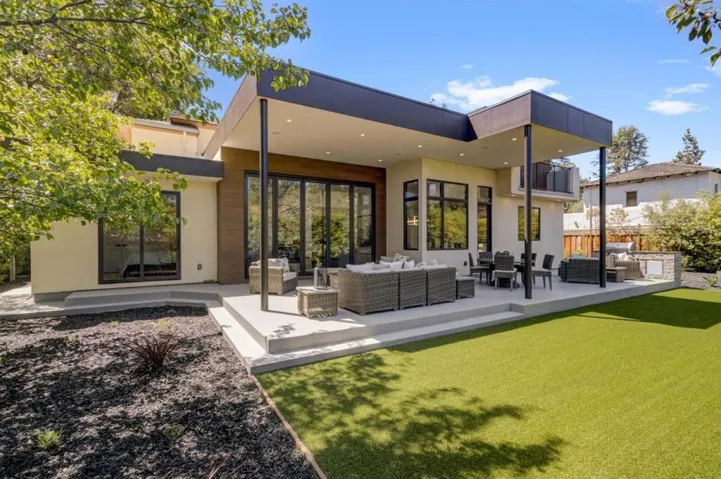 851 Manor Way, Los Altos, California 94024
