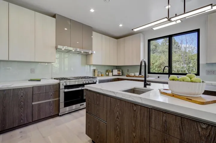 851 Manor Way, Los Altos, California 94024