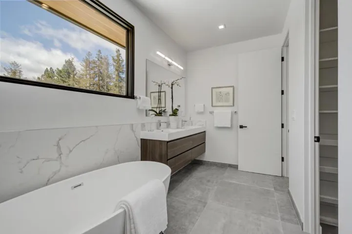 851 Manor Way, Los Altos, California 94024