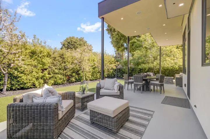 851 Manor Way, Los Altos, California 94024