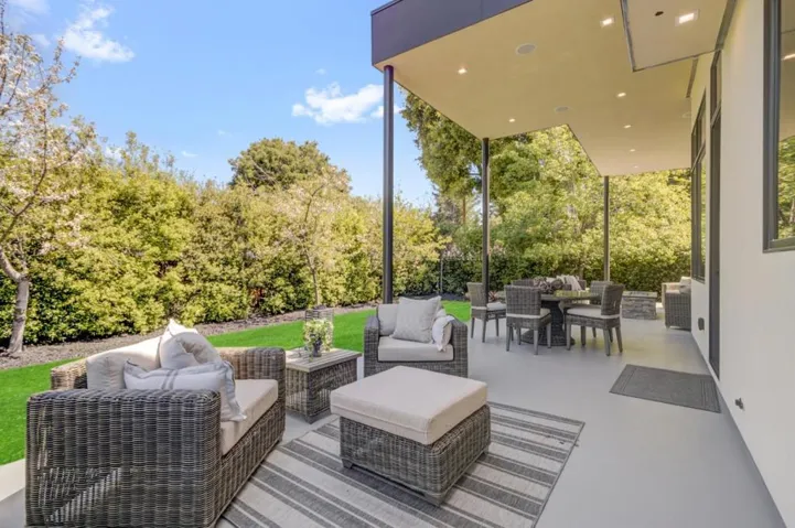 851 Manor Way, Los Altos, California 94024