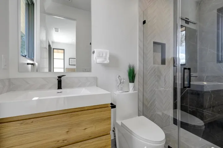 851 Manor Way, Los Altos, California 94024