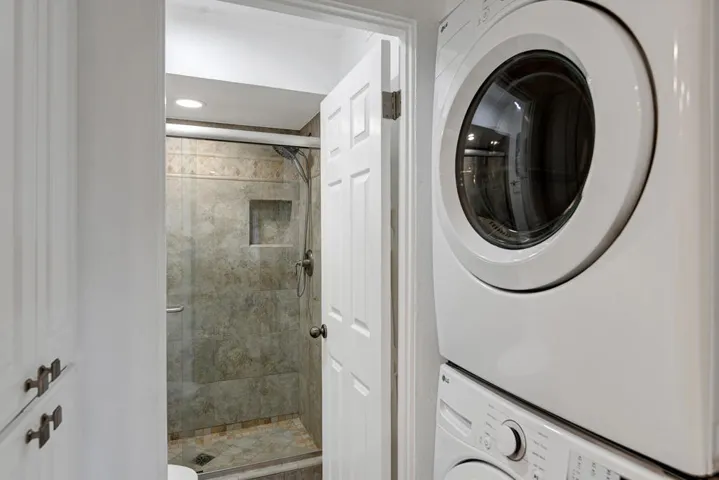 LAUNDRY IN PRIMARY MLS