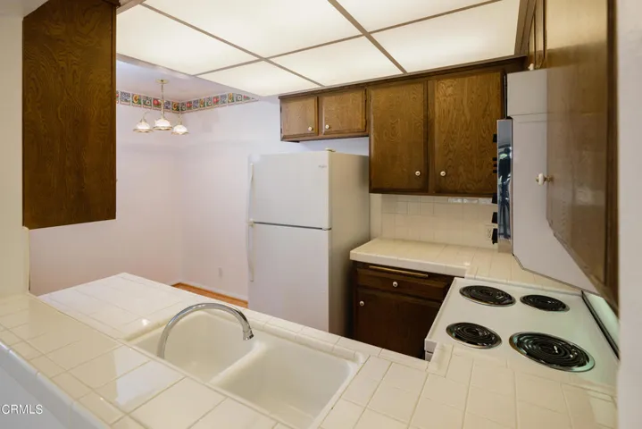 NPW_4700Natick204_014_FLEXMLS
