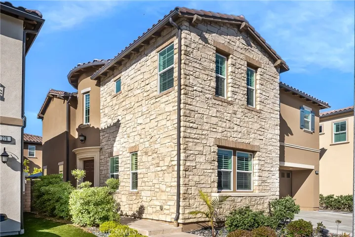 288 Pinnacle Drive, Lake Forest, California 92630