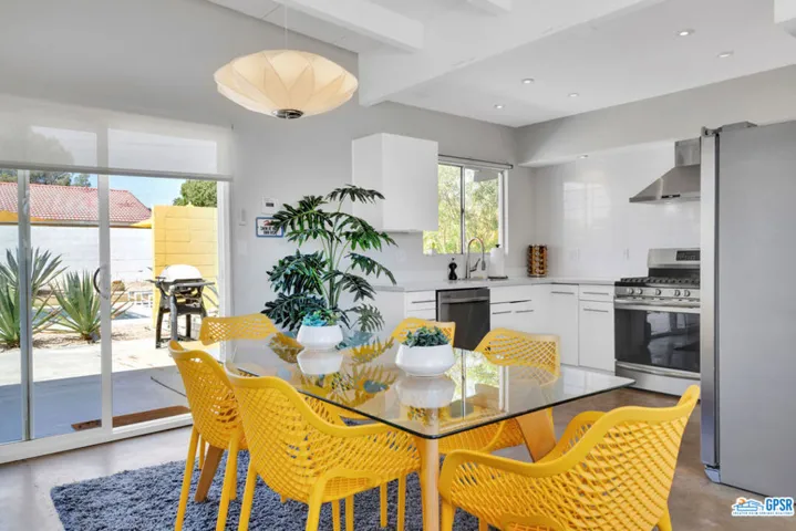 2267 N San Antonio Road, Palm Springs, California 92262
