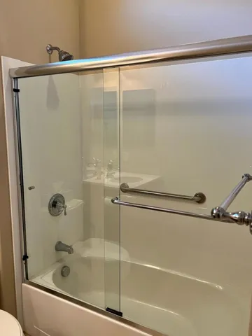 Guest Bath with tub/shower