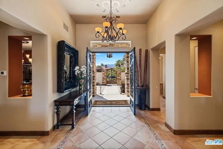 50 Laken Lane, Palm Desert, California 92211