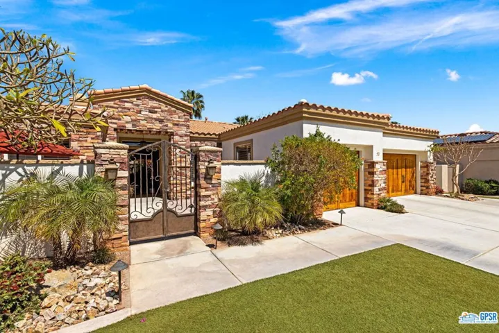 50 Laken Lane, Palm Desert, California 92211