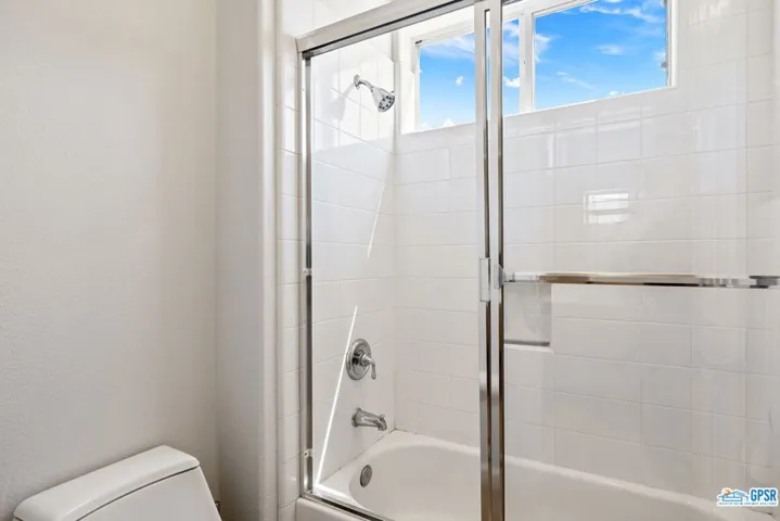 50 Laken Lane, Palm Desert, California 92211