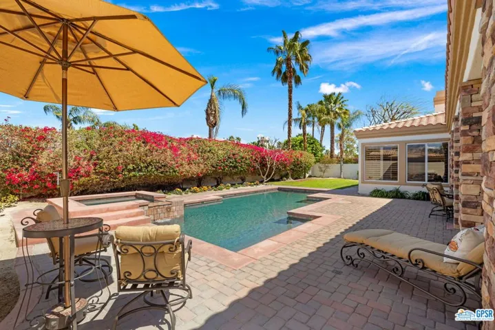 50 Laken Lane, Palm Desert, California 92211