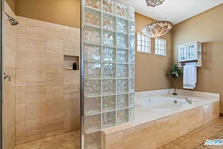 50 Laken Lane, Palm Desert, California 92211
