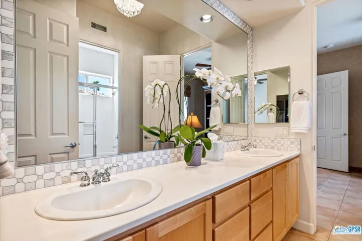 50 Laken Lane, Palm Desert, California 92211