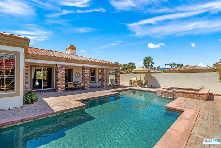 50 Laken Lane, Palm Desert, California 92211