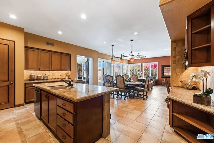 50 Laken Lane, Palm Desert, California 92211