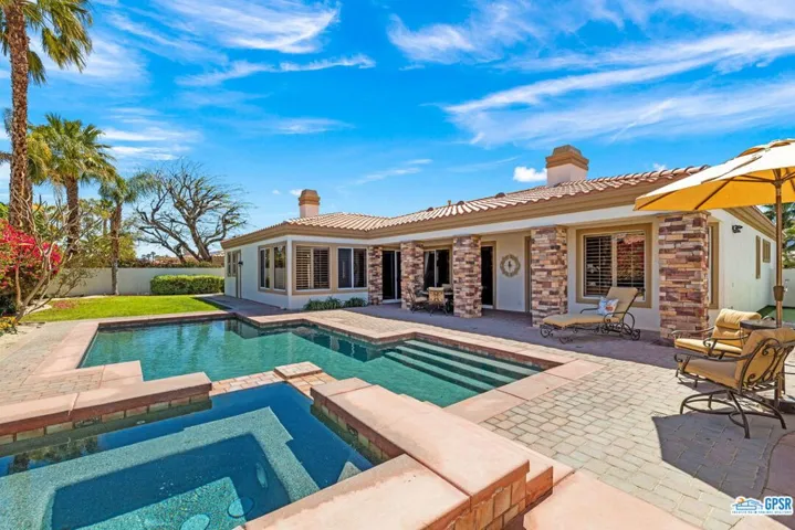 50 Laken Lane, Palm Desert, California 92211