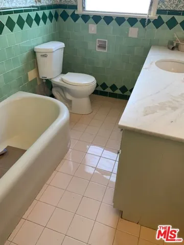 7970 Blackburn Avenue, Los Angeles, California 90048