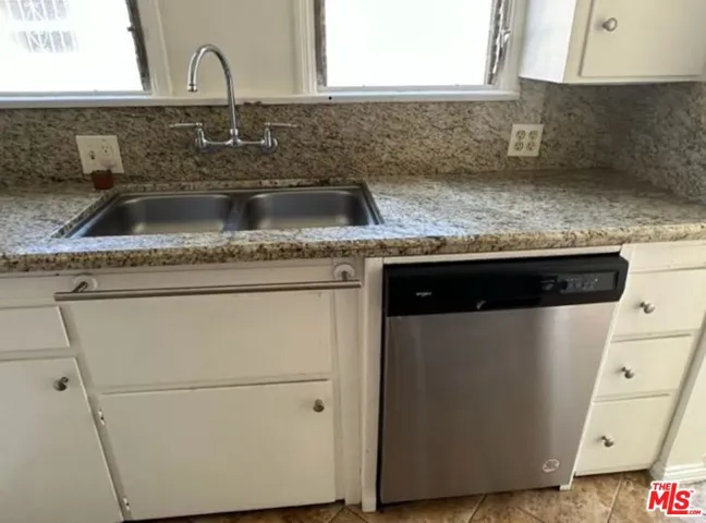 7970 Blackburn Avenue, Los Angeles, California 90048