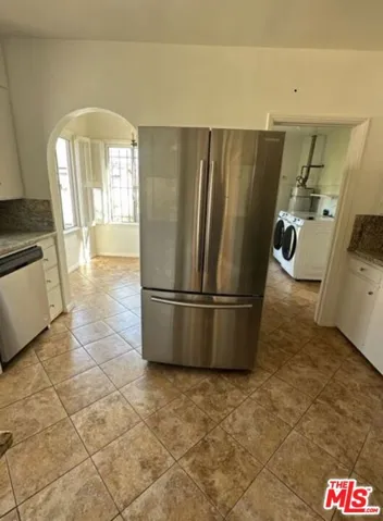 7970 Blackburn Avenue, Los Angeles, California 90048